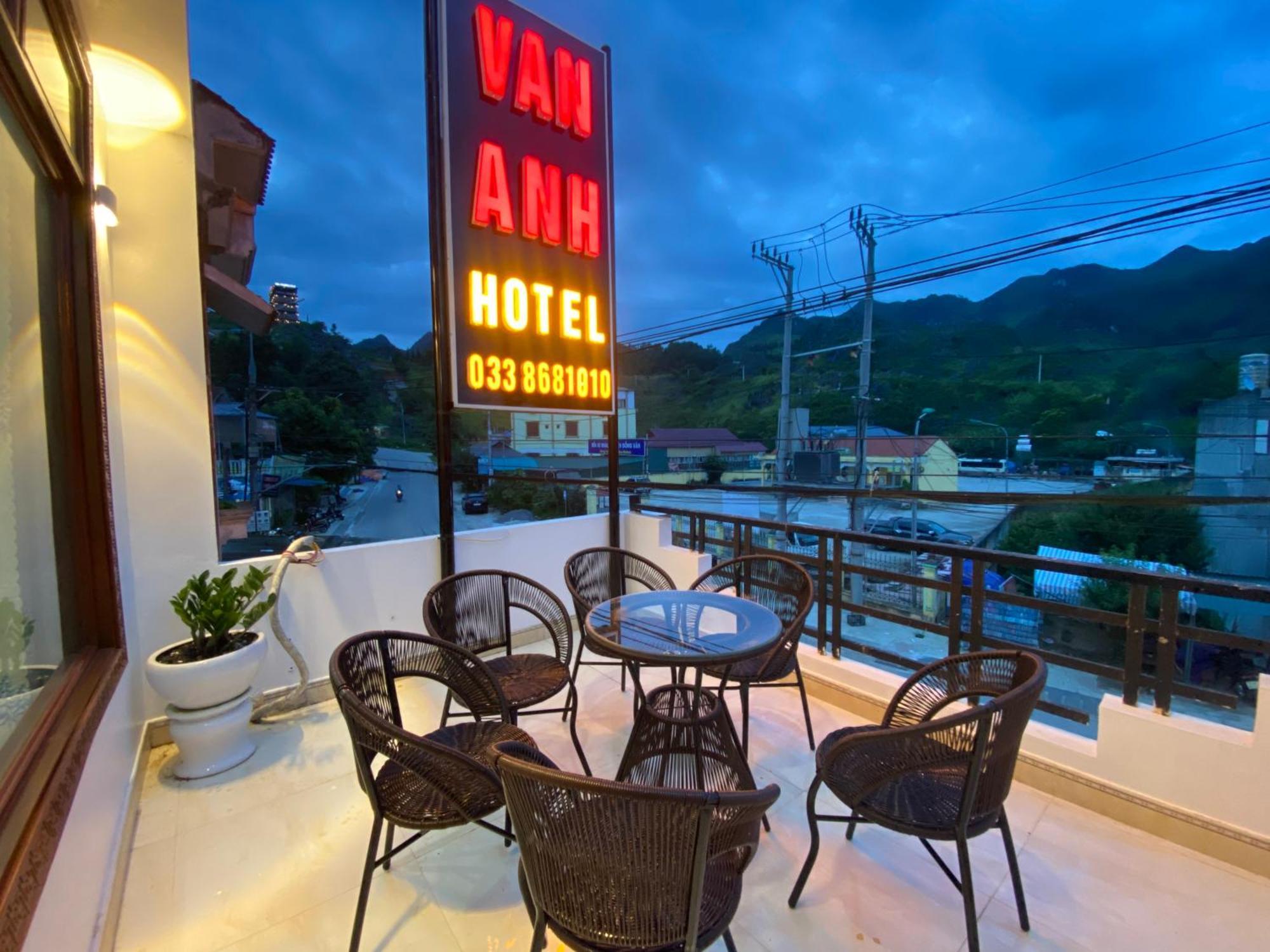 Van Anh Hotel - Restaurant Dong Van  Extérieur photo