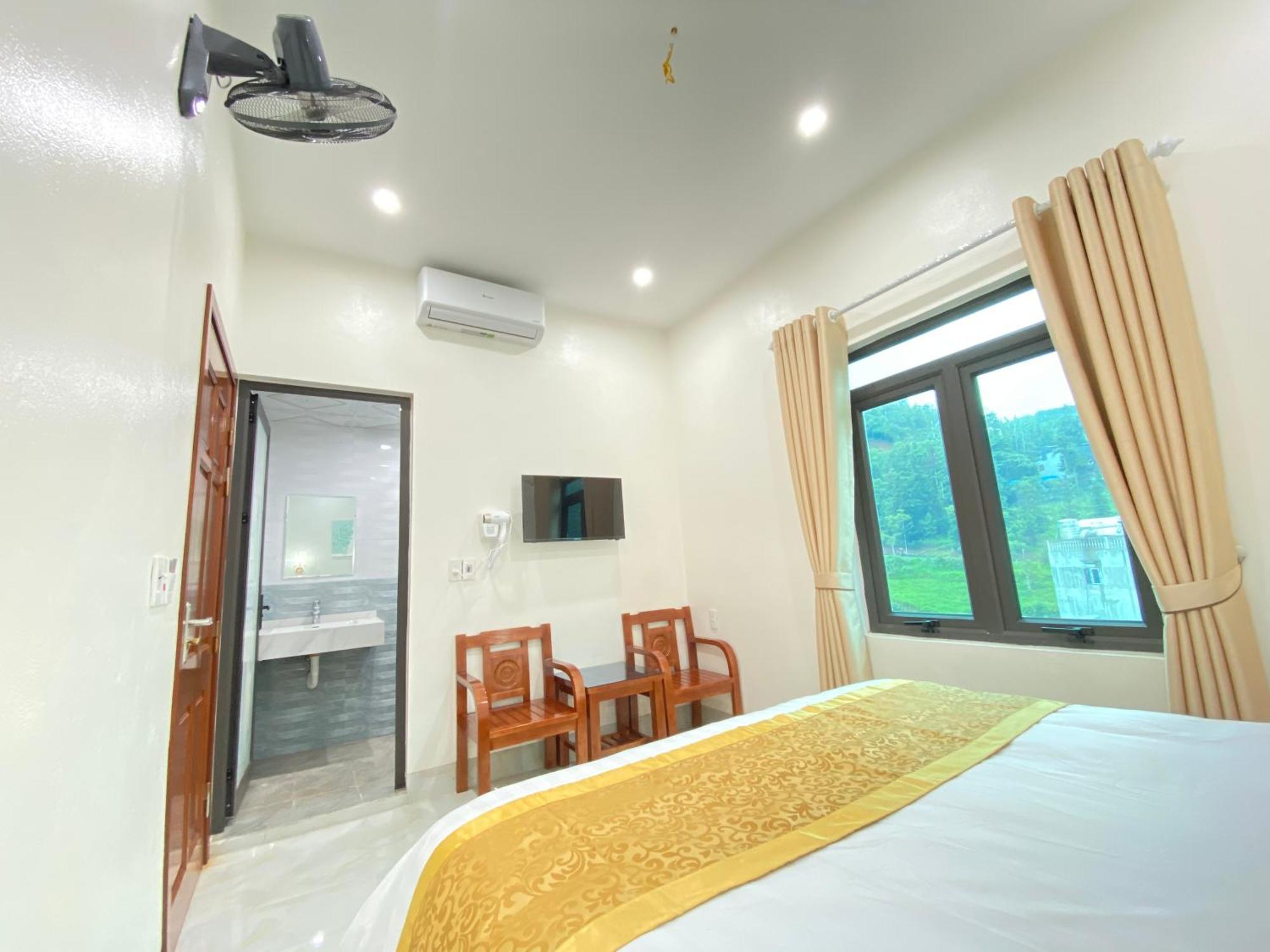 Van Anh Hotel - Restaurant Dong Van  Extérieur photo